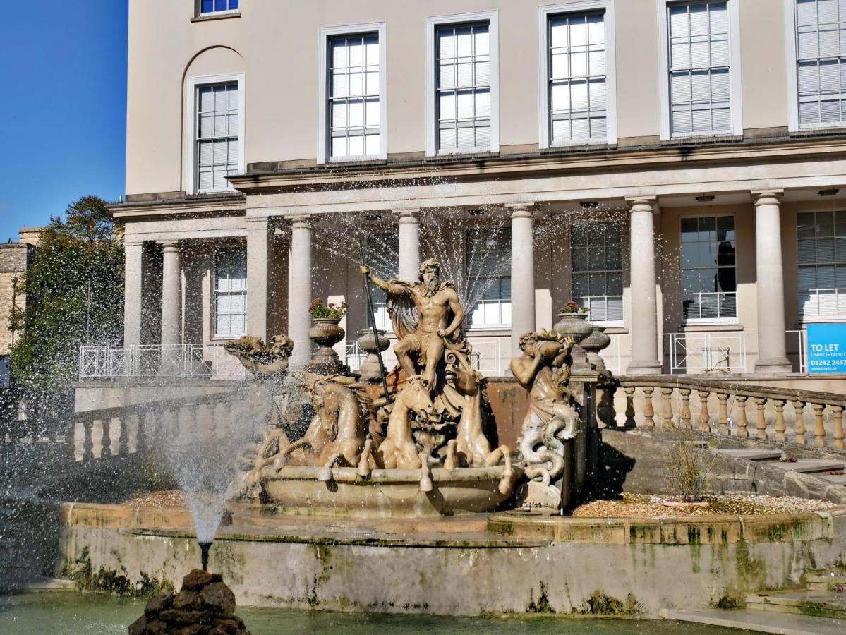Premium Deal L Hill View Home L Last-Minute Offer L Cheltenham L Aj Properties L Perfect For Short Or Long Stays L 4Beds 4Bedrooms Εξωτερικό φωτογραφία
