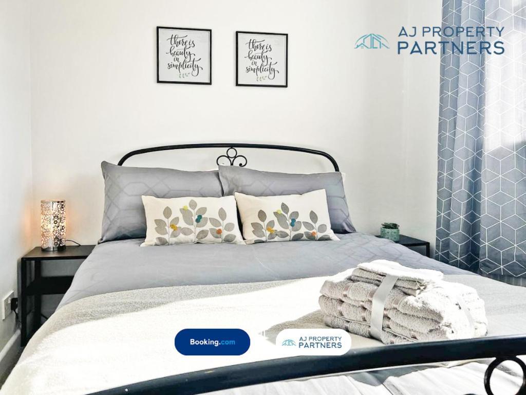 Premium Deal L Hill View Home L Last-Minute Offer L Cheltenham L Aj Properties L Perfect For Short Or Long Stays L 4Beds 4Bedrooms Εξωτερικό φωτογραφία