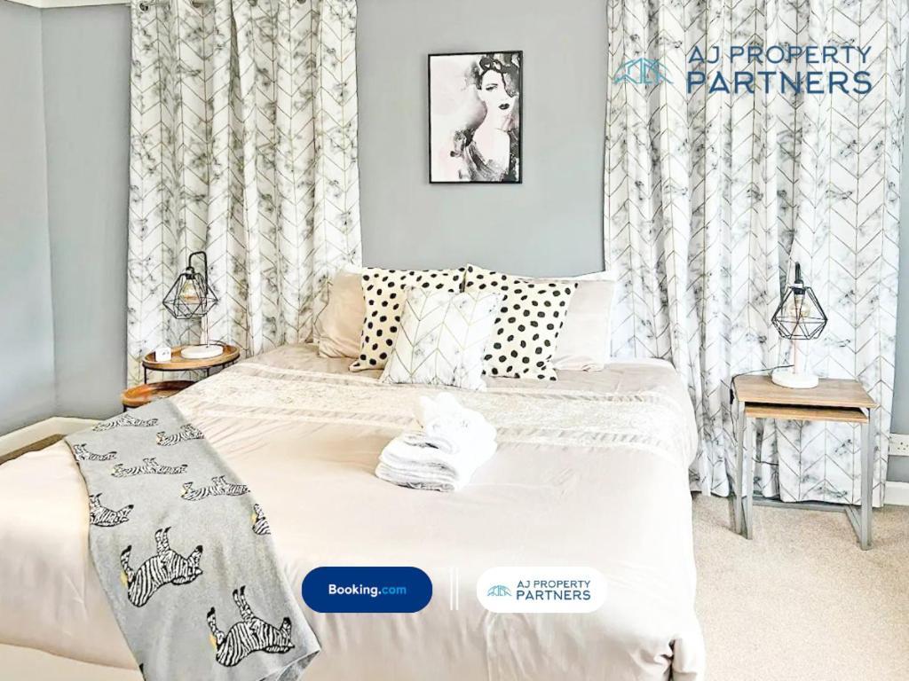 Premium Deal L Hill View Home L Last-Minute Offer L Cheltenham L Aj Properties L Perfect For Short Or Long Stays L 4Beds 4Bedrooms Εξωτερικό φωτογραφία