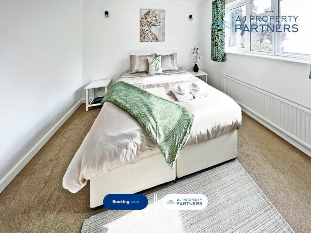 Premium Deal L Hill View Home L Last-Minute Offer L Cheltenham L Aj Properties L Perfect For Short Or Long Stays L 4Beds 4Bedrooms Εξωτερικό φωτογραφία