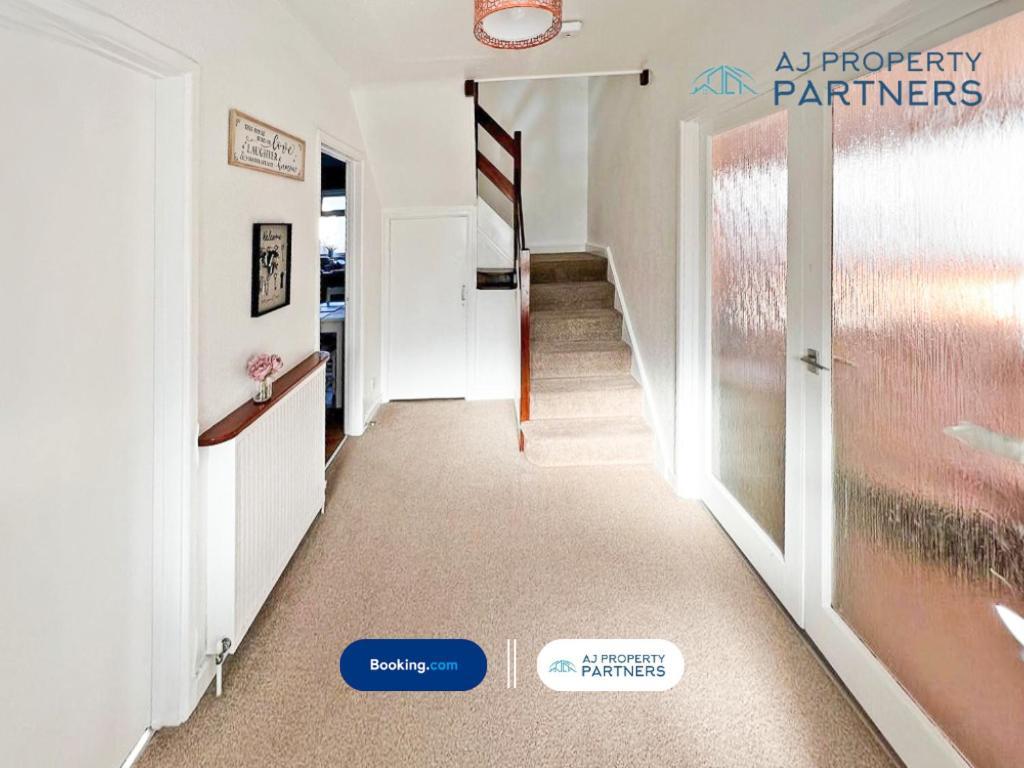Premium Deal L Hill View Home L Last-Minute Offer L Cheltenham L Aj Properties L Perfect For Short Or Long Stays L 4Beds 4Bedrooms Εξωτερικό φωτογραφία