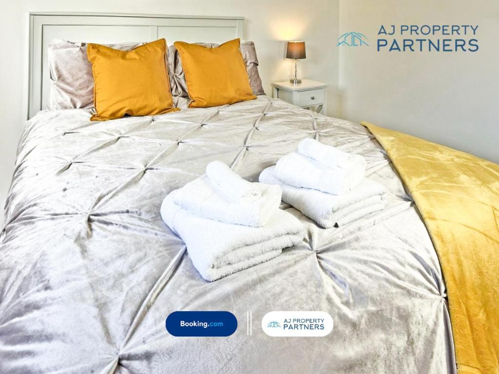 Premium Deal L Hill View Home L Last-Minute Offer L Cheltenham L Aj Properties L Perfect For Short Or Long Stays L 4Beds 4Bedrooms Εξωτερικό φωτογραφία