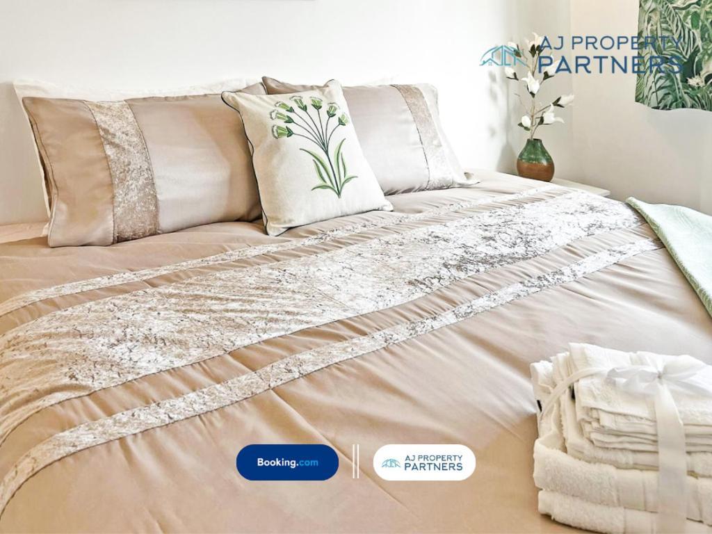 Premium Deal L Hill View Home L Last-Minute Offer L Cheltenham L Aj Properties L Perfect For Short Or Long Stays L 4Beds 4Bedrooms Εξωτερικό φωτογραφία