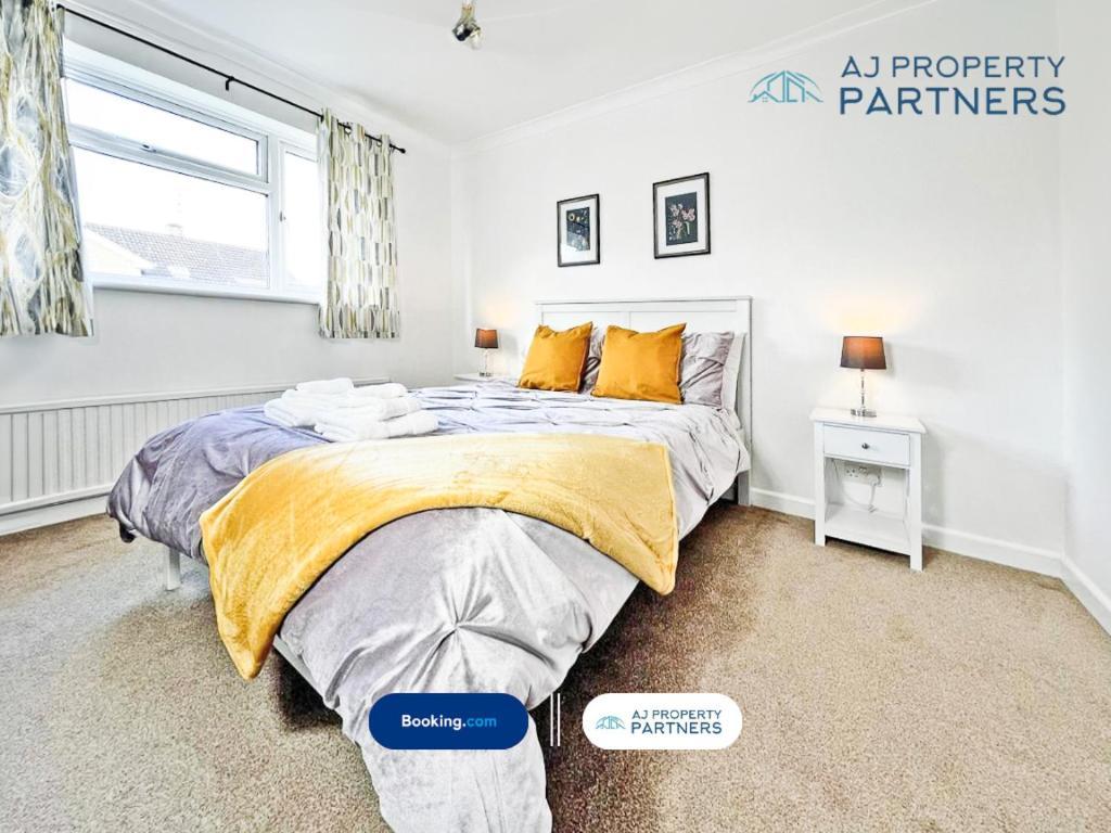 Premium Deal L Hill View Home L Last-Minute Offer L Cheltenham L Aj Properties L Perfect For Short Or Long Stays L 4Beds 4Bedrooms Εξωτερικό φωτογραφία